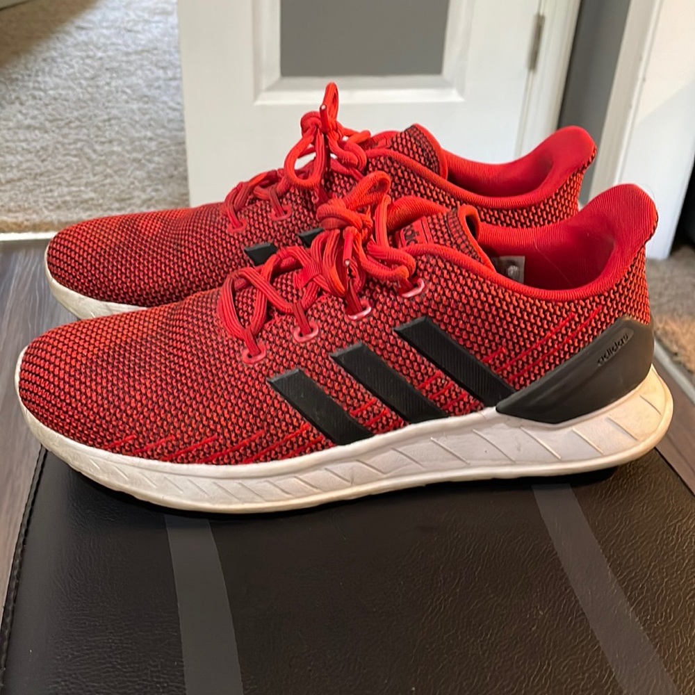 Adidas Sneakers